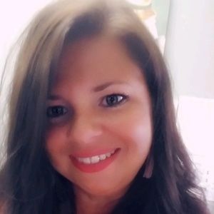 Meet your Posher, Stacy